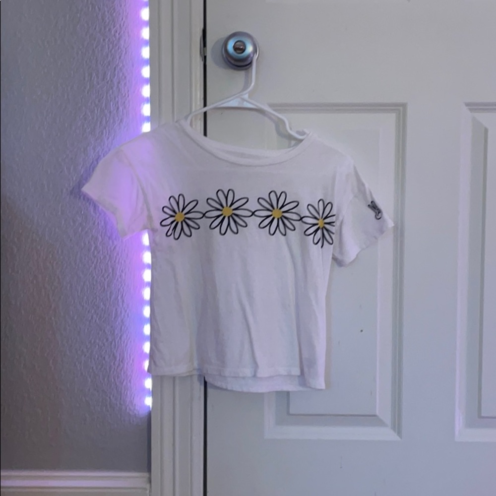 White crop top with daisies